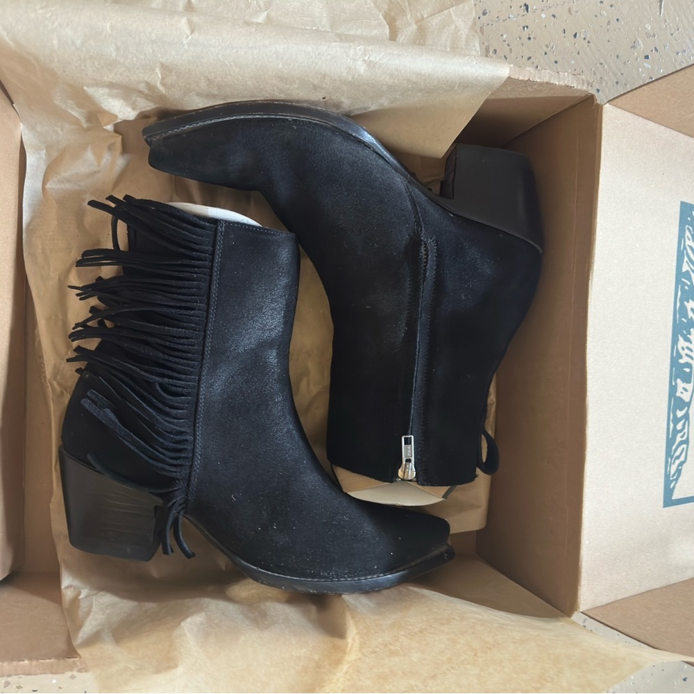 Tecovas Black Suede Fringe Ankle Boots with Side Zip 8.5B - Picture 3 of 6